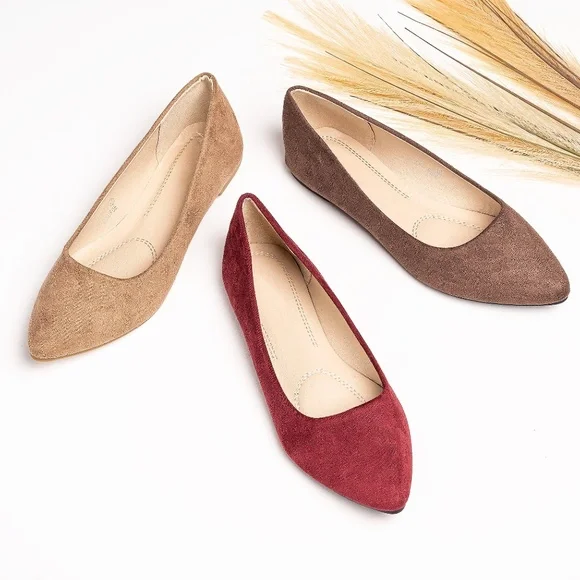 𝅺SALE! Burgundy Faux Suede  Almond Toe Ballet Flats 🌸 - Picture 2 of 2